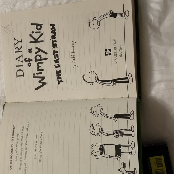 Dog man,Diary of a Wimpy kid, The Thea Sisters books. 3 books. - Picture 7 of 10